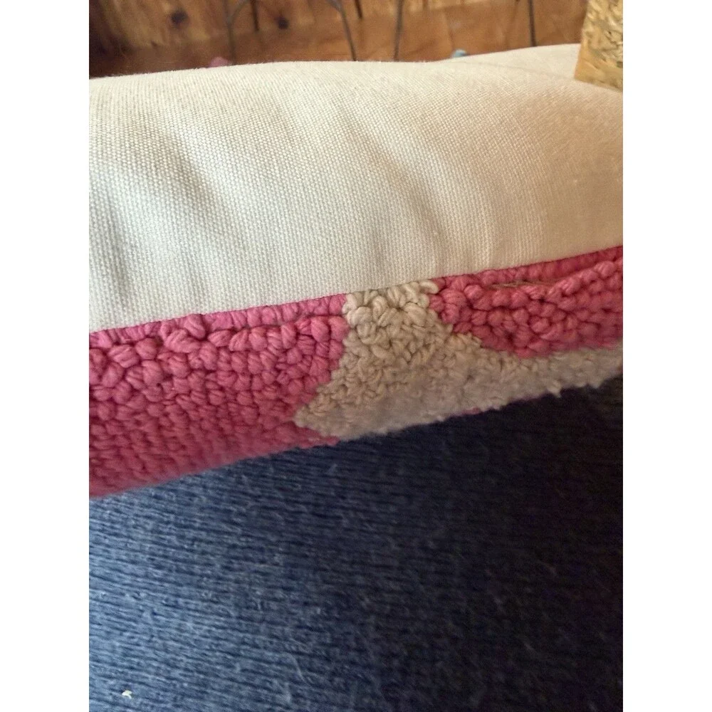 14 X 14 heart decorative Square Throw pillow new With Tag Pink And White - Picture 7 of 7